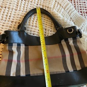 Authentic Burberry, beautiful, classy handbag
